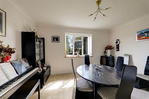 4 bedroom detached house for sale, Broadview Gardens, Worthing