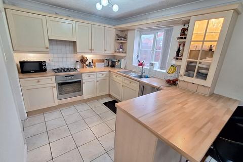 3 bedroom detached house for sale, Northbourne Drive, Nuneaton, CV11 4GA