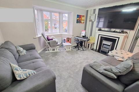3 bedroom detached house for sale, Northbourne Drive, Nuneaton, CV11 4GA