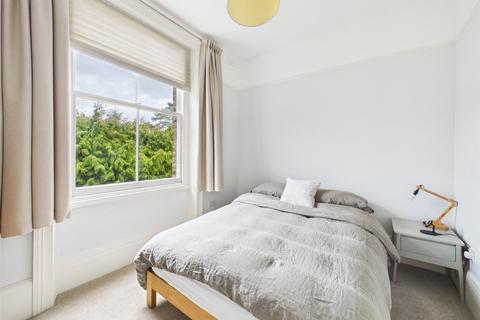 1 bedroom apartment to rent, Cambridge Park, East Twickenham