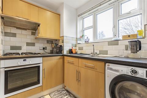 2 bedroom flat for sale, Horne Way, Putney, SW15