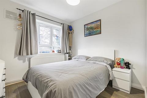 2 bedroom flat for sale, Horne Way, Putney, SW15