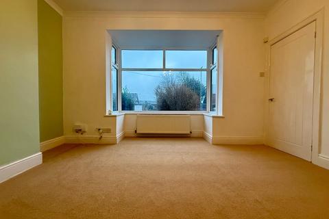 3 bedroom semi-detached house for sale, Leeds Road, Dewsbury