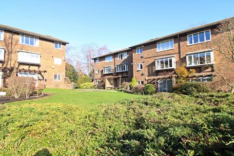 2 bedroom flat for sale, Kingsleigh Walk, Bromley, BR2