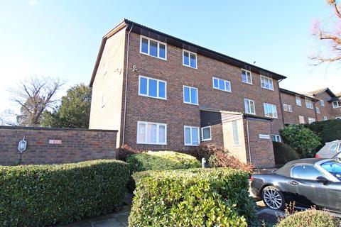 Kingsleigh Walk, Bromley, BR2