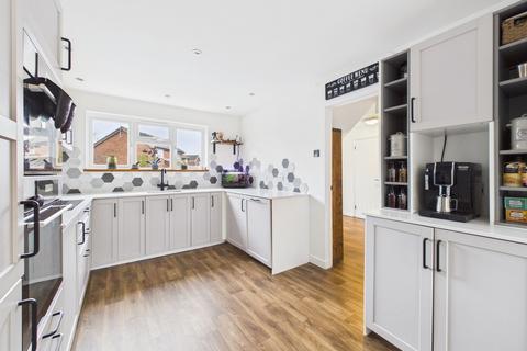 undefined, Windsor Close, Towcester, NN12