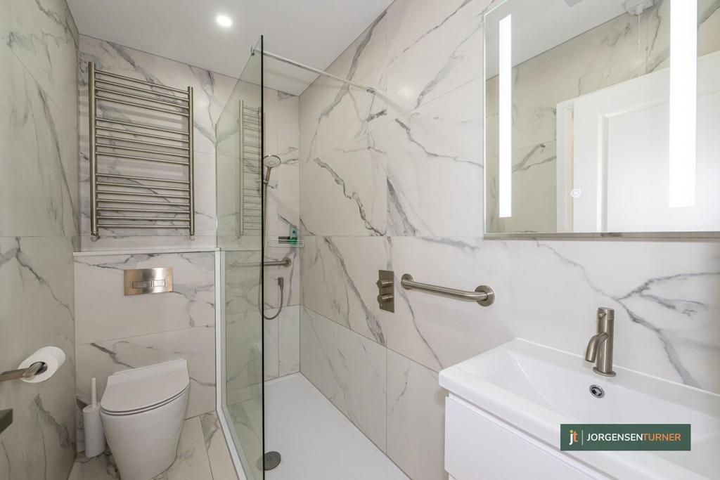En-suite Shower Room.jpg