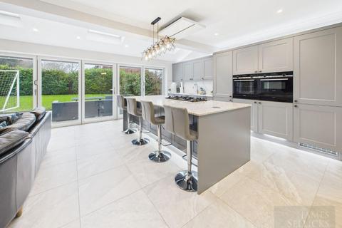 4 bedroom detached house for sale, Hawthorne Close, Stretton Hall, Oadby, Leicestershire