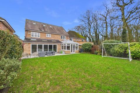 4 bedroom detached house for sale, Hawthorne Close, Stretton Hall, Oadby, Leicestershire