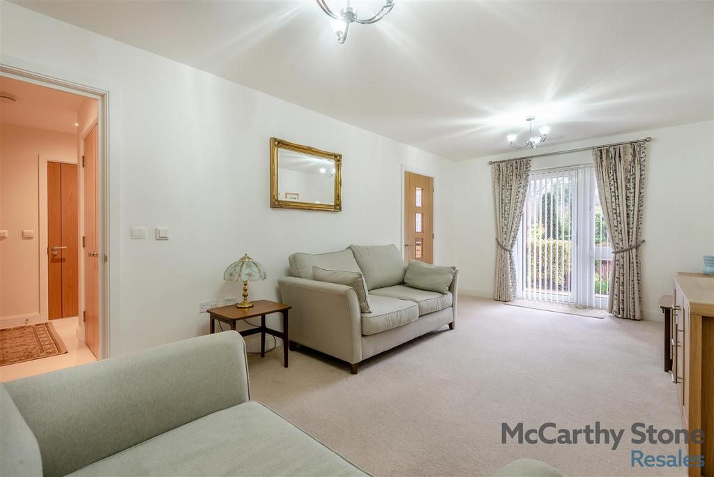 8678204-interior07.jpg