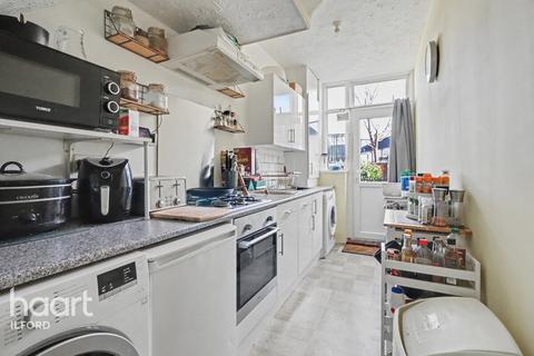 3 bedroom terraced house for sale, Valence Circus, DAGENHAM