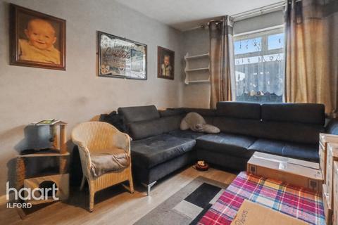 3 bedroom terraced house for sale, Valence Circus, DAGENHAM