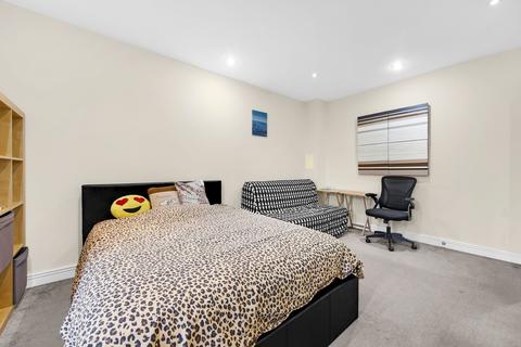 2 bedroom flat for sale, High Street, Stratford, E15