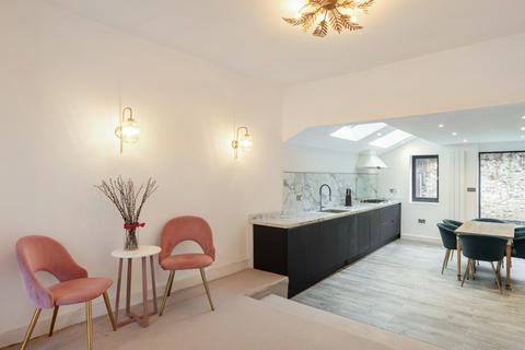 undefined, Waldeck Road, Chiswick, W4