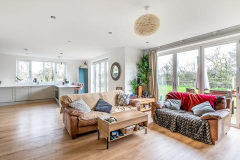 3 bedroom detached house for sale, Merlin Drive, Edenbridge, Kent, TN8