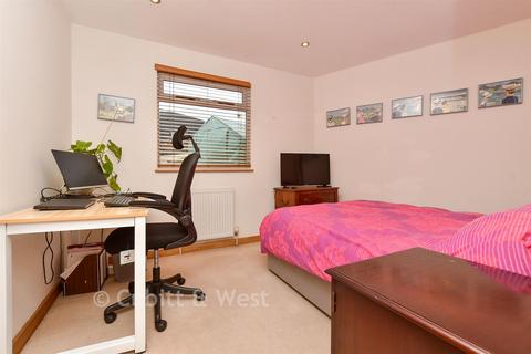 2 bedroom flat for sale, Elm Road, Leatherhead, Surrey