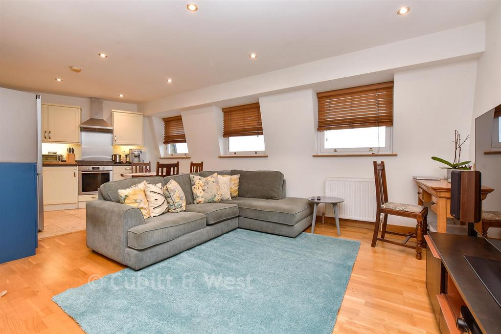 Lounge / Kitchen / Diner