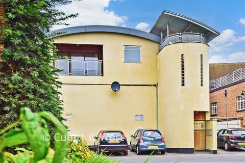 2 bedroom flat for sale, Elm Road, Leatherhead, Surrey