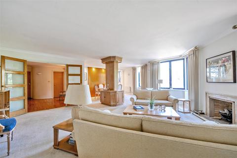 3 bedroom flat for sale, Firecrest Drive, Hampstead, NW3