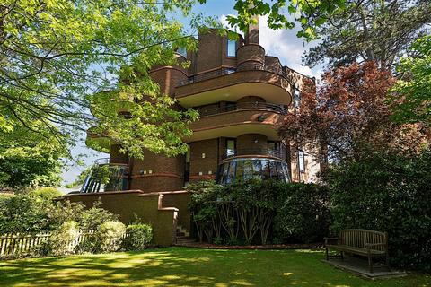 3 bedroom flat for sale, Firecrest Drive, Hampstead, NW3
