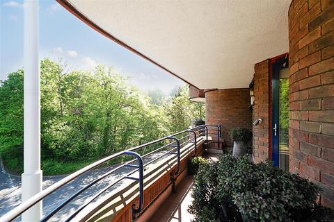 3 bedroom flat for sale, Firecrest Drive, Hampstead, NW3