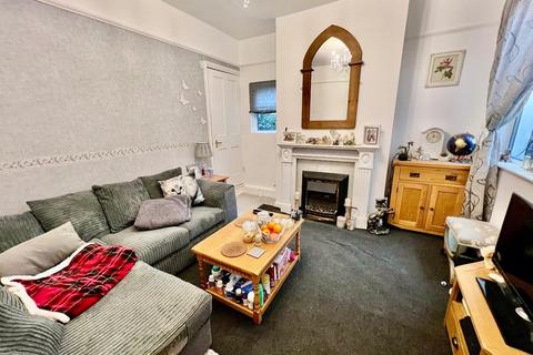 undefined, With PARKING & GARAGE - Rushton Road, Desborough