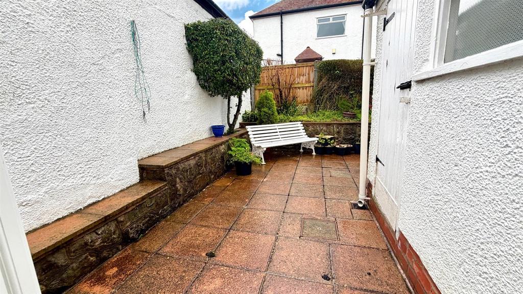 Rear courtyard garden