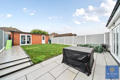 4 bedroom semi-detached house for sale, Moray Close, Romford, RM1