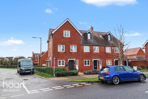 3 bedroom semi-detached house for sale, Collington Road, Aylesbury