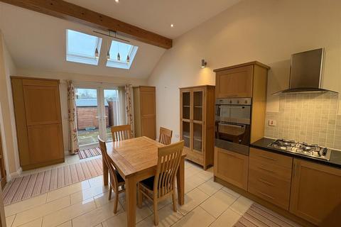 3 bedroom bungalow to rent, Teesdale Avenue, Darlington
