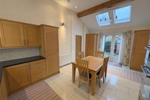3 bedroom bungalow to rent, Teesdale Avenue, Darlington