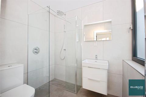 2 bedroom penthouse for sale, Wickliffe Avenue, Finchley, N3