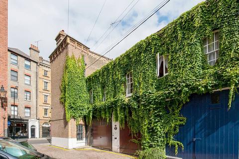 undefined, Lucerne Mews, Notting Hill Gate, London, W8
