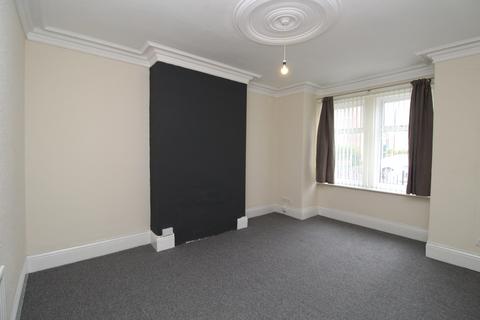 2 bedroom flat to rent, Westbourne Avenue, Gateshead NE8