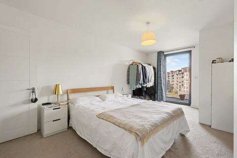 2 bedroom flat for sale, Essex Wharf, London, E5