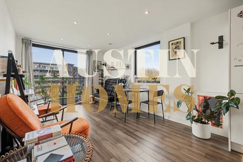 2 bedroom flat for sale, Essex Wharf, London, E5