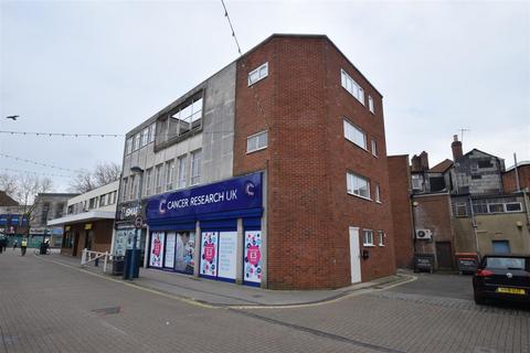 2 bedroom flat to rent, Charlotte Street Portsmouth Hampshire