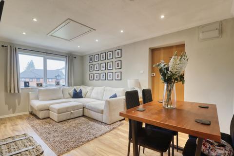 2 bedroom apartment for sale, Eaton Avenue, High Wycombe HP12