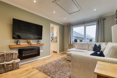 2 bedroom apartment for sale, Eaton Avenue, High Wycombe HP12