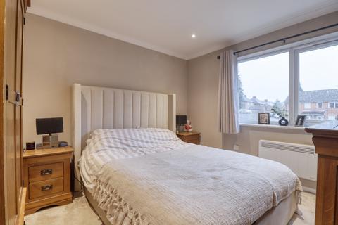 2 bedroom apartment for sale, Eaton Avenue, High Wycombe HP12