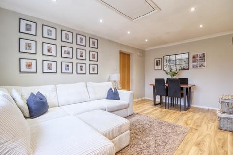 2 bedroom apartment for sale, Eaton Avenue, High Wycombe HP12