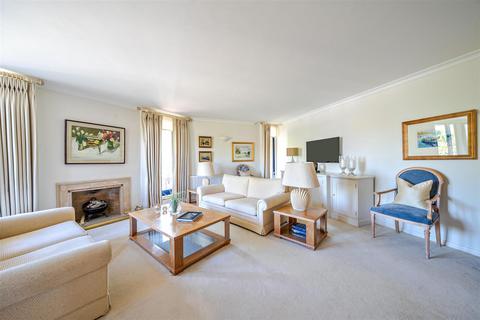3 bedroom flat for sale, Savoy Court, Firecrest Drive, Hampstead, NW3