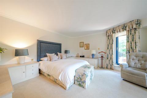 3 bedroom flat for sale, Savoy Court, Firecrest Drive, Hampstead, NW3