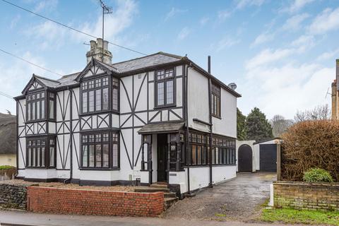 3 bedroom character property for sale, Harlow Road, Roydon, CM19 5HH
