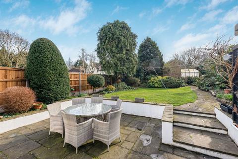 3 bedroom character property for sale, Harlow Road, Roydon, CM19 5HH