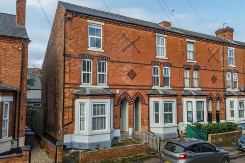 4 bedroom end of terrace house for sale, Charnwood Grove, Nottingham NG2
