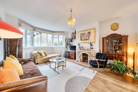 3 bedroom end of terrace house for sale, Heatherset Gardens, London SW16