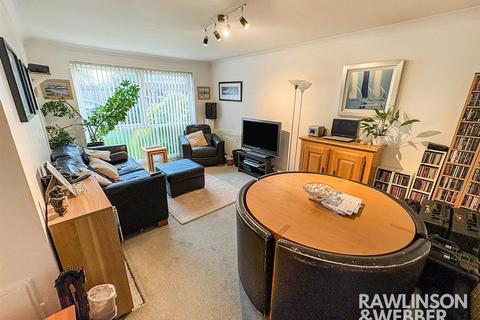 undefined, Warwick Gardens, Thames Ditton KT7