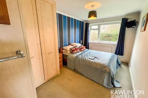undefined, Warwick Gardens, Thames Ditton KT7