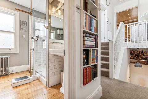 2 bedroom flat for sale, Harvist Road, Queens Park, London, NW6